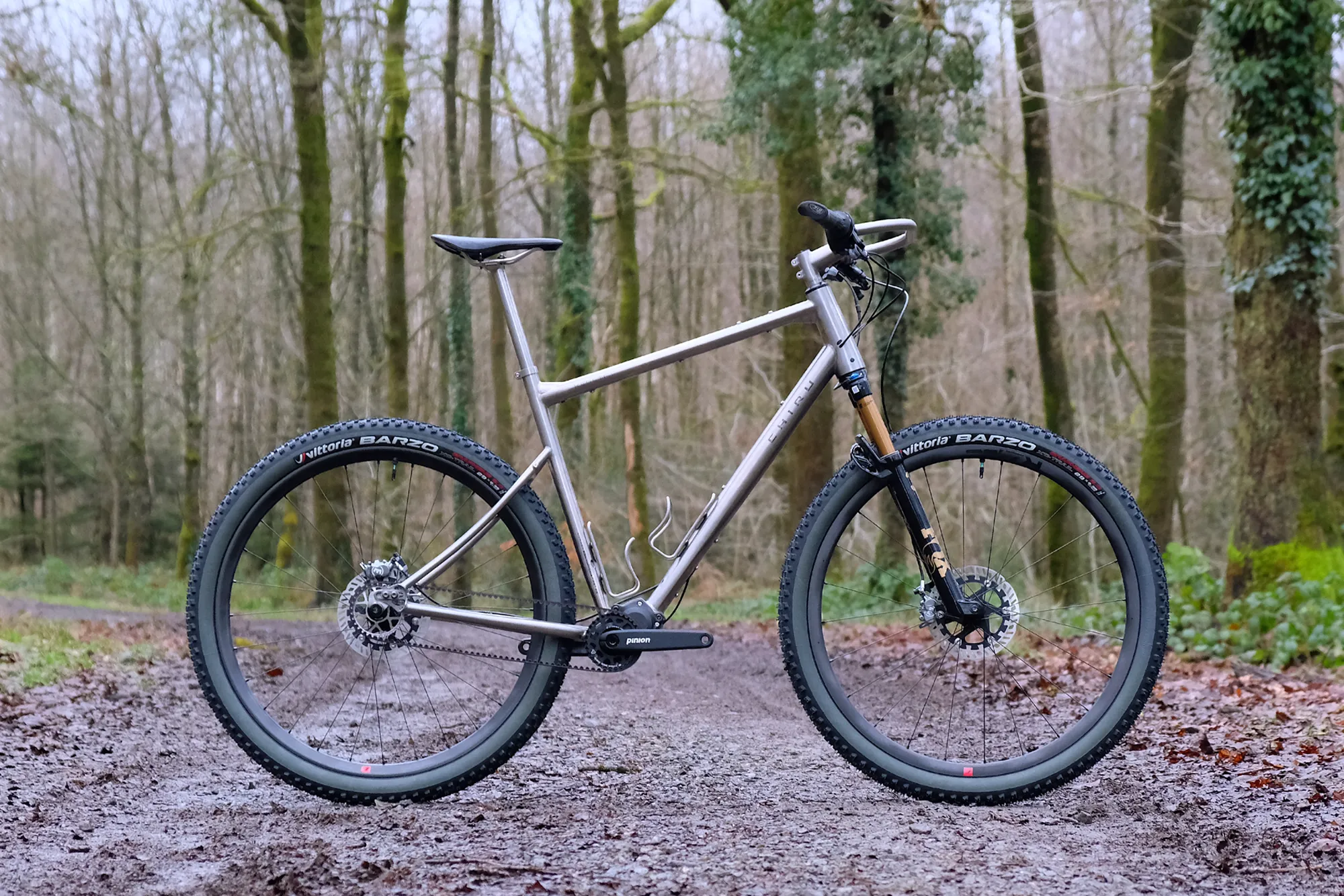Chiru Kegeti Pinion - Cadre Titane Aventure - Photo du vélo en situation