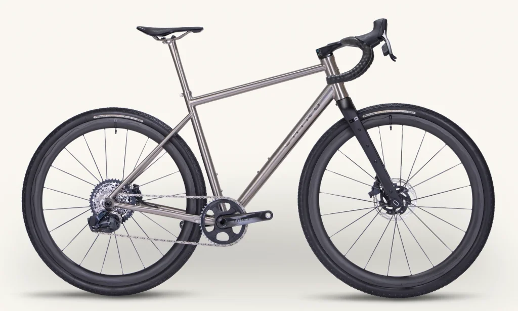 Chiru Vagus: foto della bici completa con forcella in carbonio